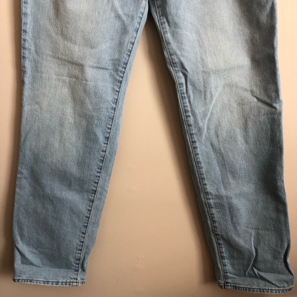 Universal Threads Women’s Straight Leg Light Blue Jeans - Picture 7 of 9